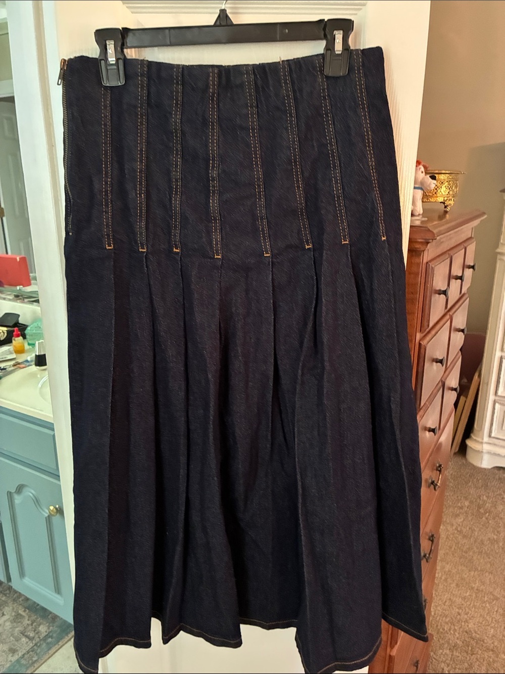 NWT Free Assembly Dark Blue Denim Pleated Maxi  Skirt SZ 8 - Picture 3 of 7